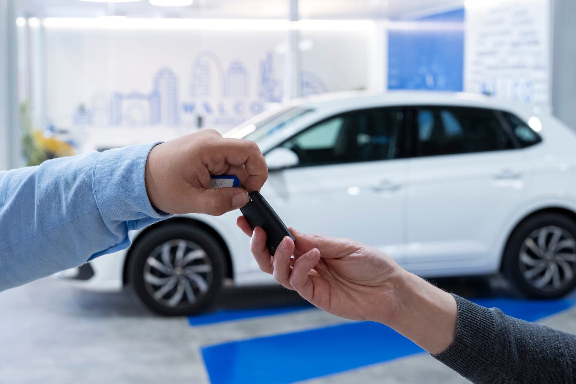 ¿Es mejor el renting o comprar un coche?