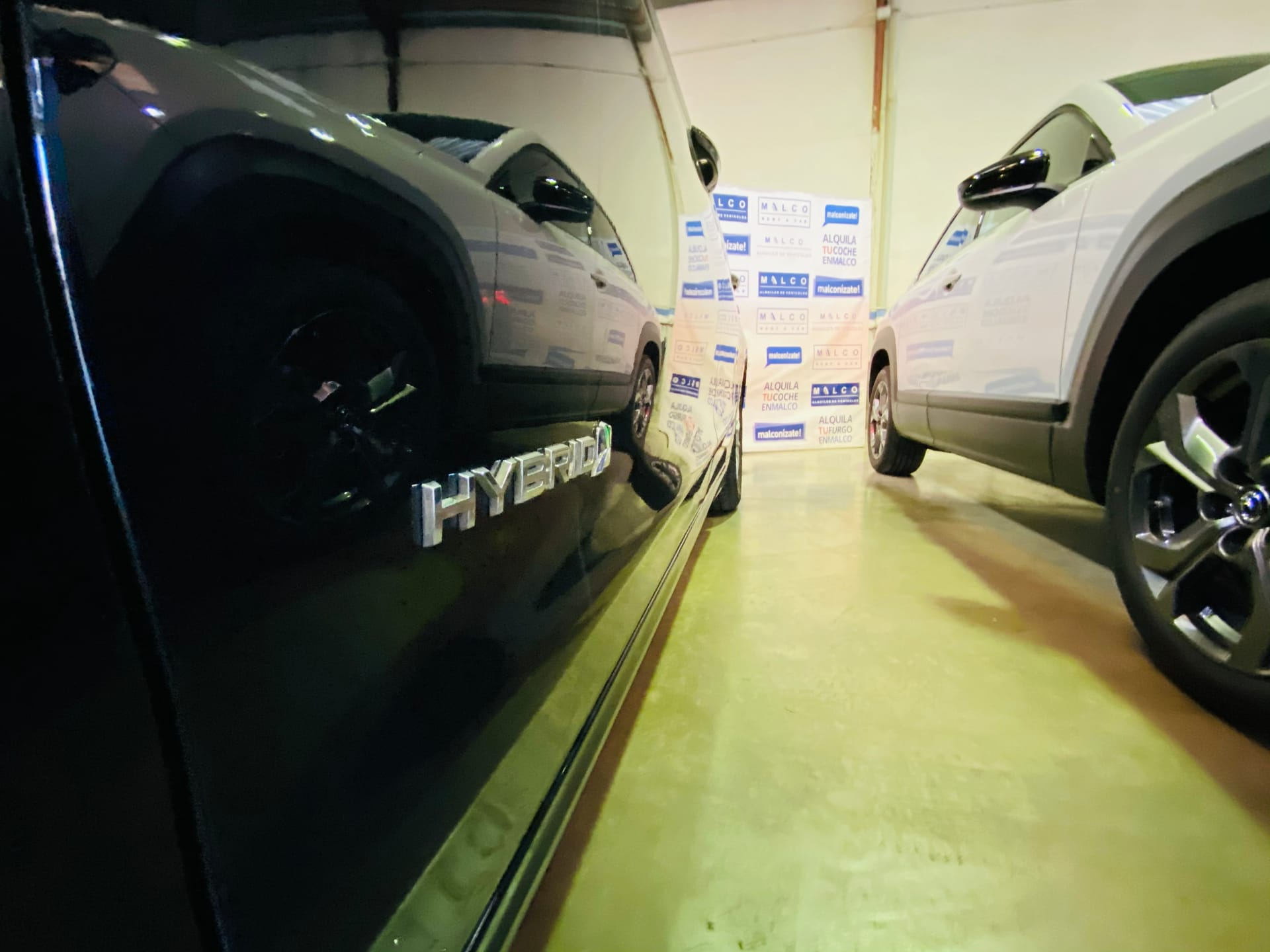 Coches ECO con tecnología híbrida para una conducción urbana eficiente